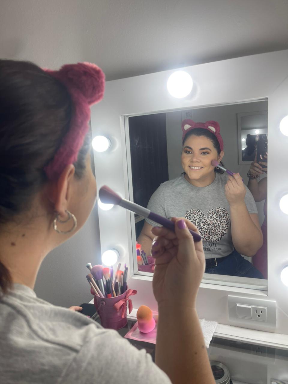 Galería SELF LOVE MAKEUP